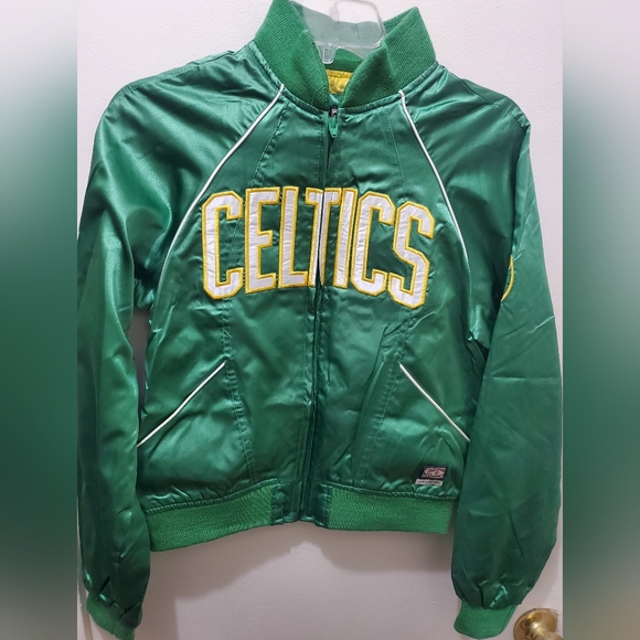🆕 HARDWOOD CLASSICS - CELTICS BASKETBALL JKT - Picture 3 of 7